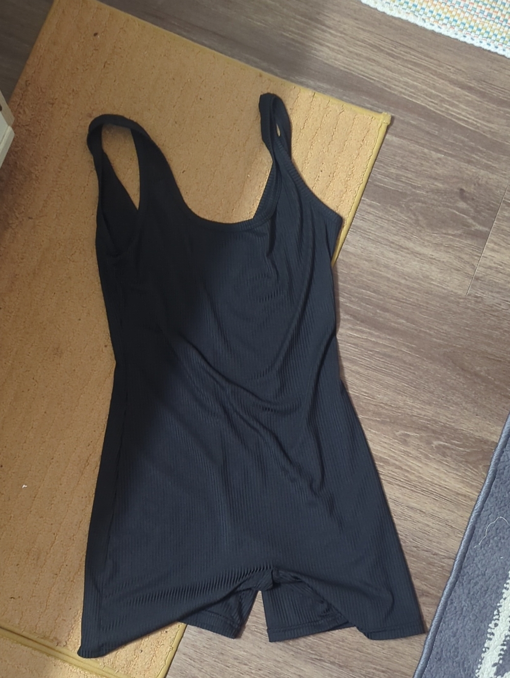 SHEIN Black Ribbed Scoop Neck Sleeveless Bodysuit